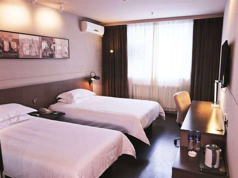 ז'נגז'ו Jinjiang Inn Select Zhenzhou Dongfeng Road Technology Market מראה חיצוני תמונה
