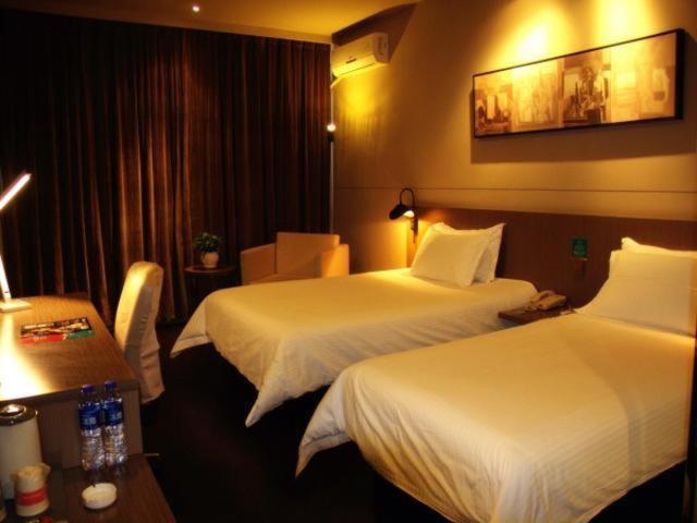 ז'נגז'ו Jinjiang Inn Select Zhenzhou Dongfeng Road Technology Market מראה חיצוני תמונה