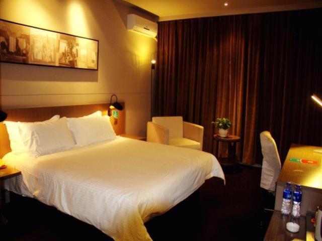 ז'נגז'ו Jinjiang Inn Select Zhenzhou Dongfeng Road Technology Market מראה חיצוני תמונה